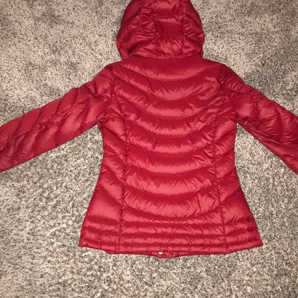 Red puffer jacket. - Picture 4 of 5